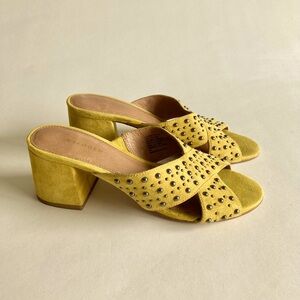 Halogen Yellow Suede Leather Silver Metal Dots Block Heeled Sandals size 7